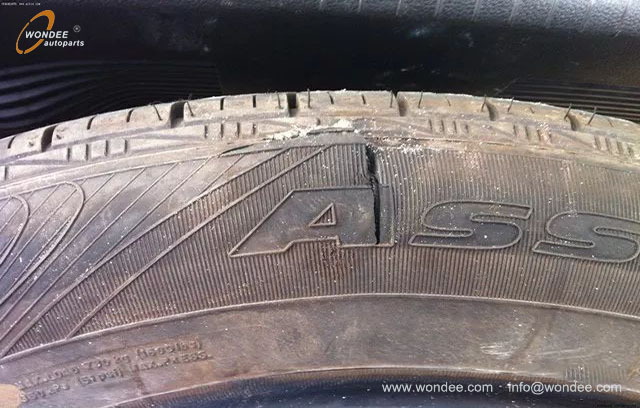 Flat tire (4) إطار مسطح (4)