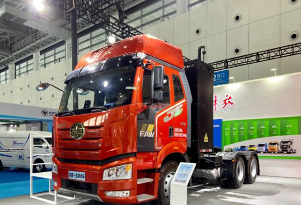 Tractor (1) جرار (1)