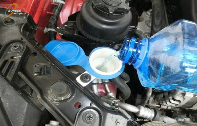 car glass water (1) الماء الزجاجي للسيارة (1)