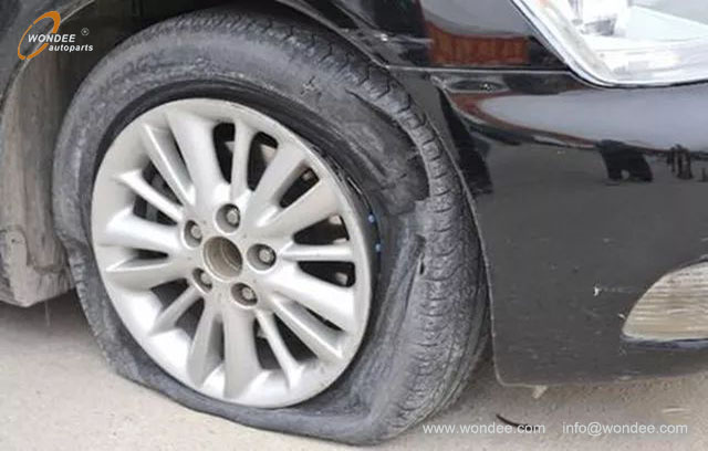 Flat tire (1) إطار مسطح (1)