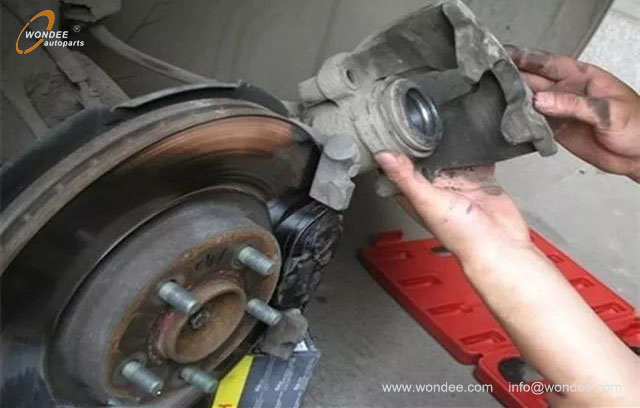 brake systems maintain (1) أنظمة الفرامل صيانة (1)