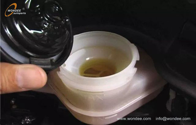 brake fluid (2) سائل الفرامل (2)