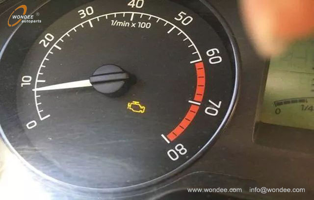 engine fault light (3) ضوء خطأ المحرك (3)