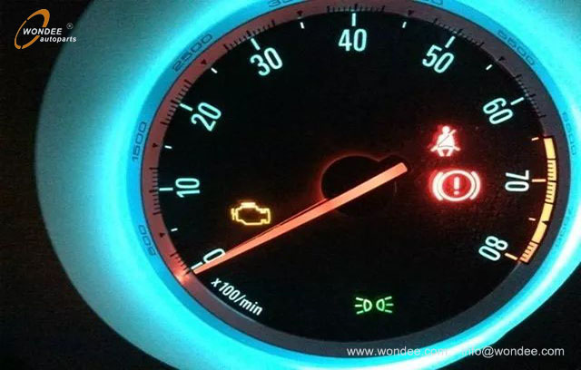 engine fault light (4) ضوء خطأ المحرك (4)