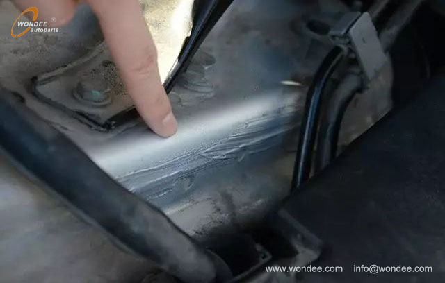 سيارة مصادفة وغارقة (2)