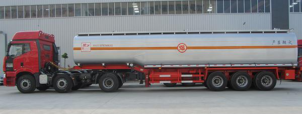 Wondee 3-Axle Fue Tank نصف مقطورة من الشركة المصنعة الصينية
