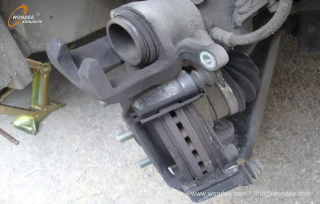 محور العجلة (3)